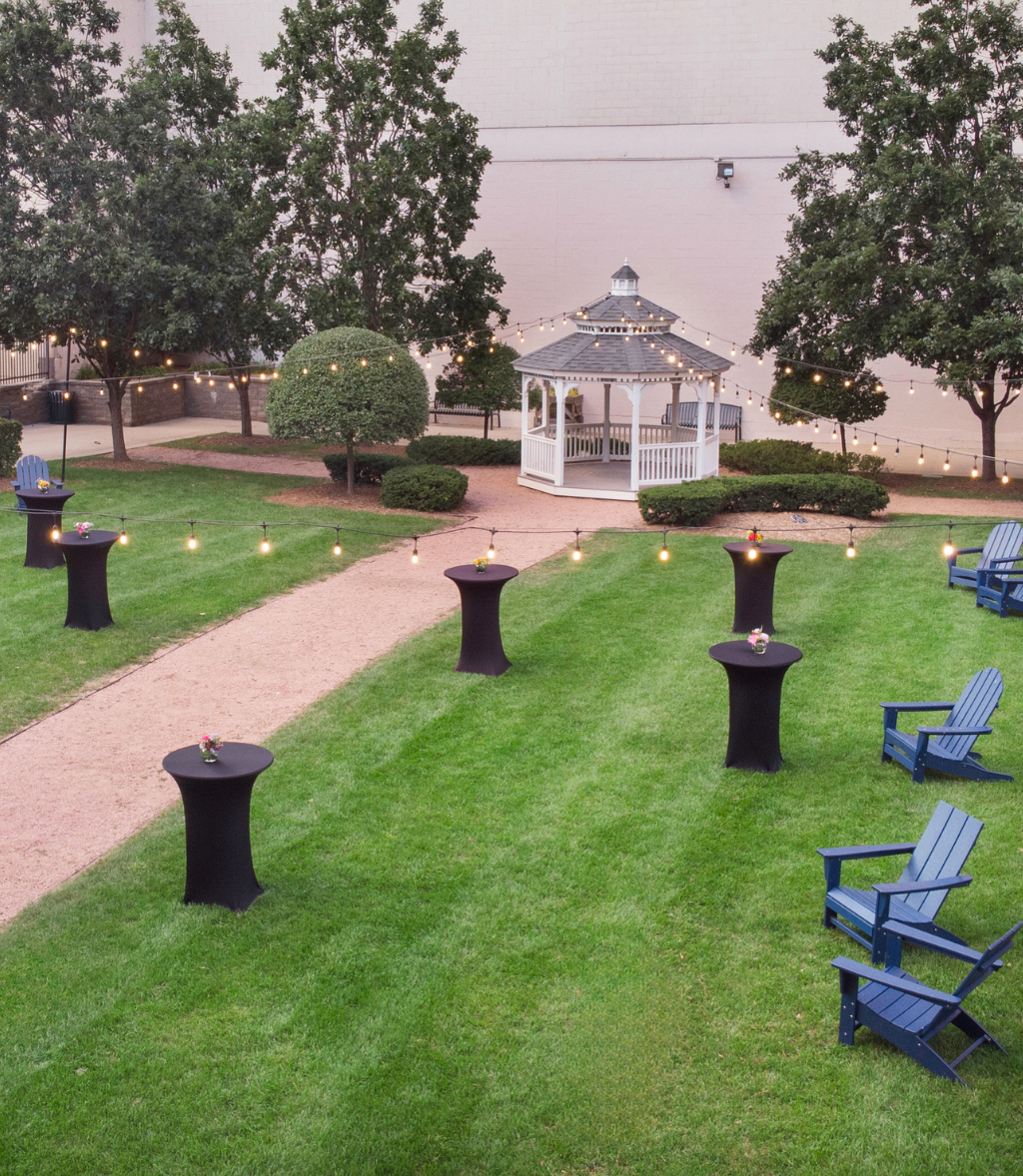 Hilton Milwaukee outdoor wedding venue